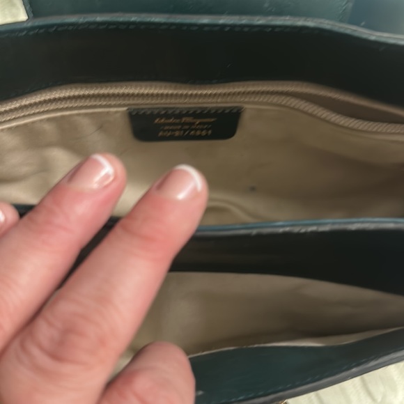 Ferragamo shoulder bag - Picture 8 of 9